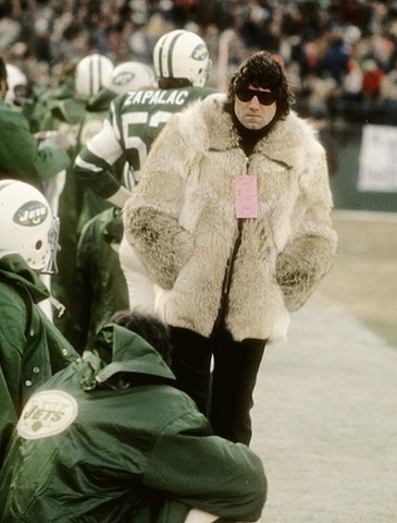 [Image: full-3215-196719-2_joe_namath_wearing_fu...elines.jpg]